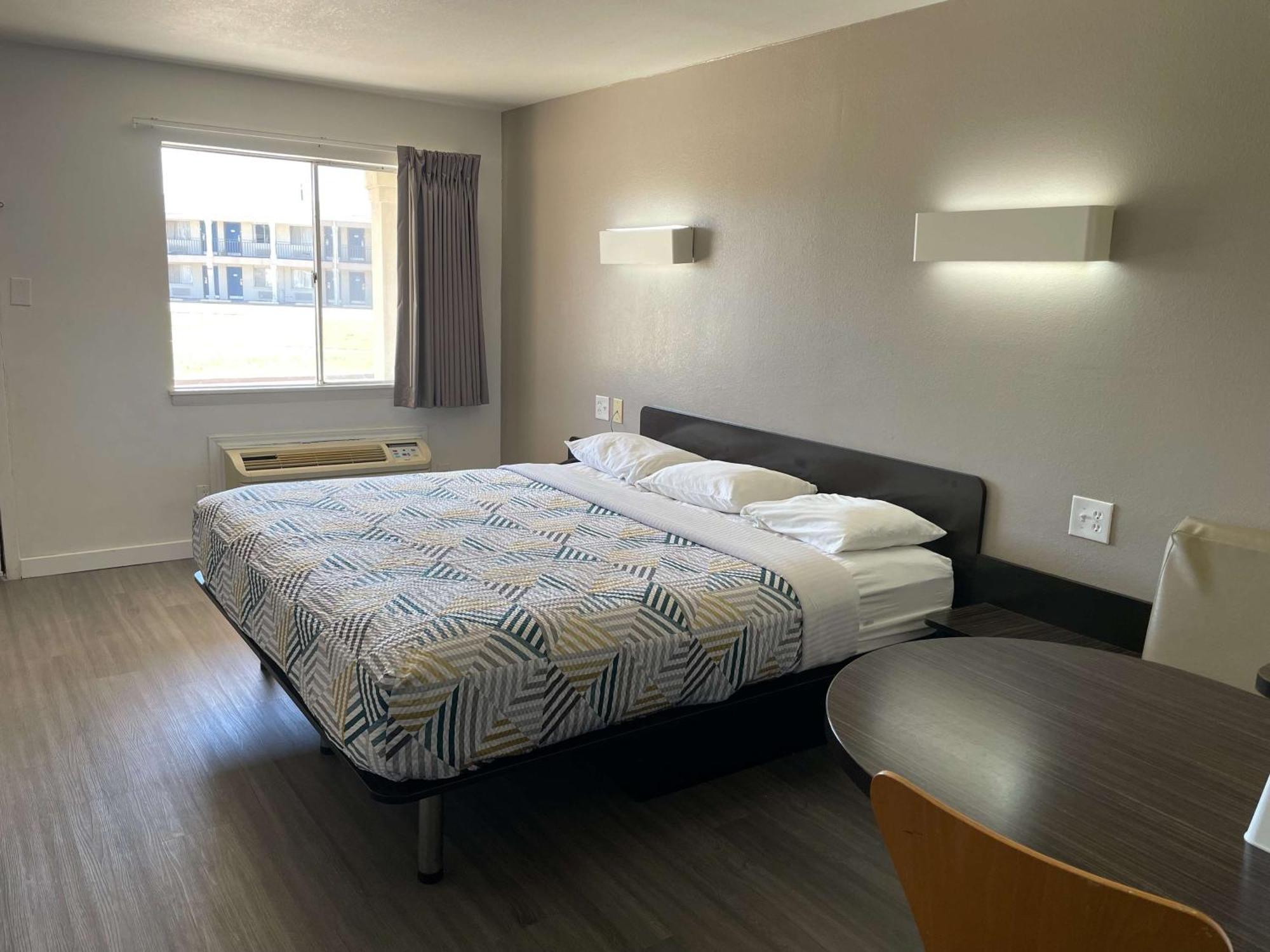 6-wichita Falls, Tx - North Hotel