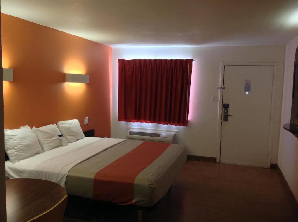 Hotel 6-wichita Falls, Tx - North Wichita Falls